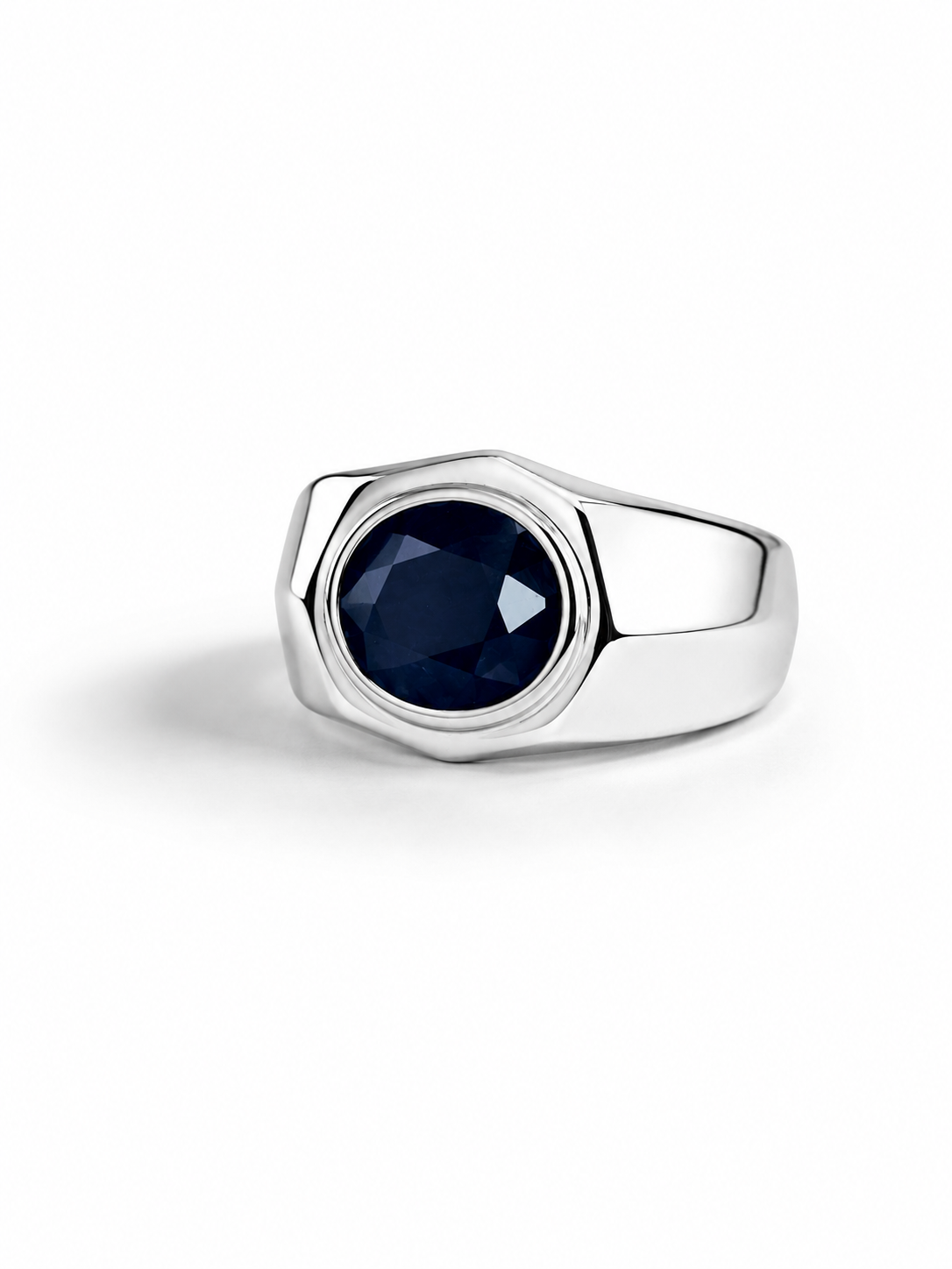 Moraebi Classic Signet 23 — Natural Blue Sapphire (Neelam) Skin-Touch Rashi Ratna Ring