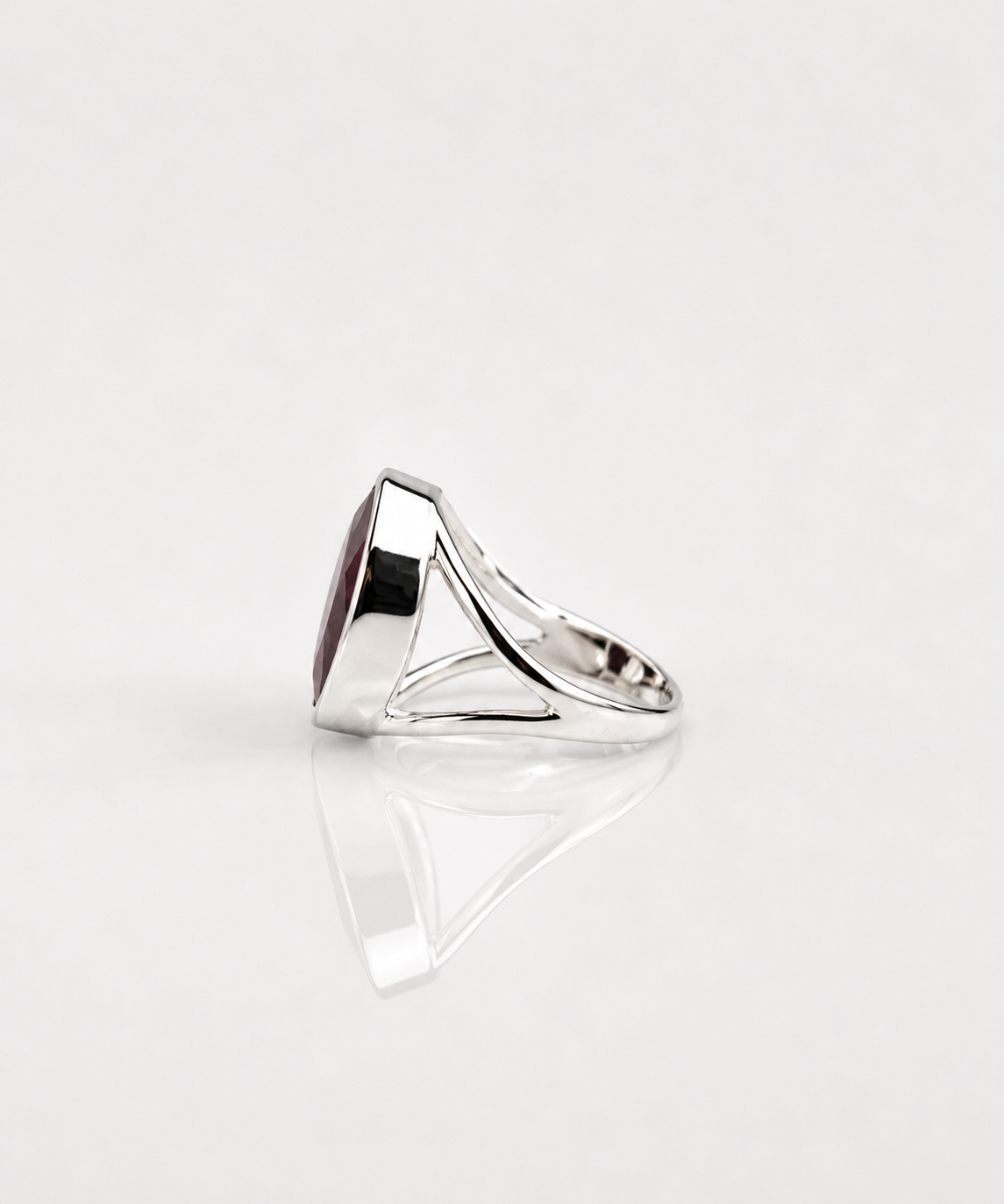 Moraebi Split Shank 08 — Natural Ruby (Manik) Skin-Touch Rashi Ratna Ring