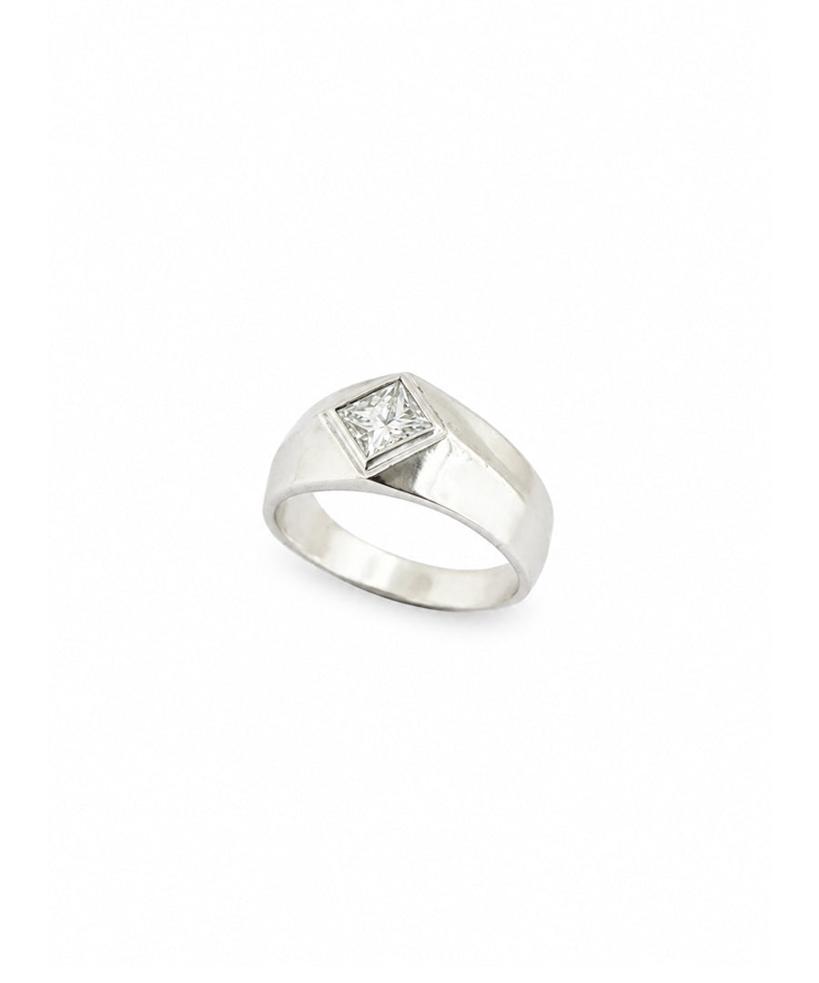 Moraebi Minimal Bezel —Diamond Skin-Touch Rashi Ratna Ring