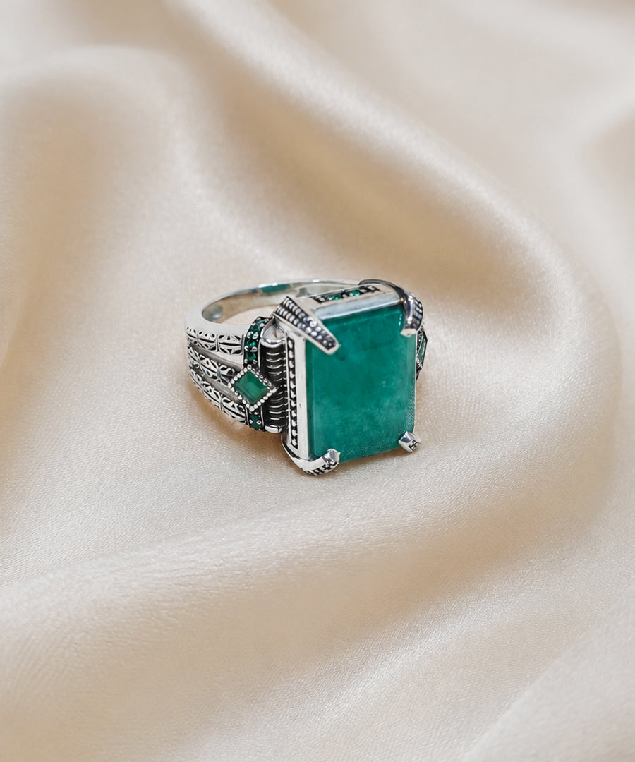Moraebi Signet 12— Natural Emerald (Panna) Skin-Touch Rashi Ratna Ring